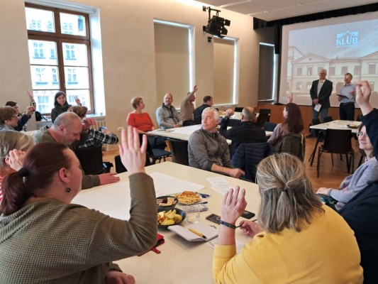 Strategický plán: máme za sebou dotazníkové šetření i veřejné setkání. Kde vidí diskutující hlavní problémy Hradiště?